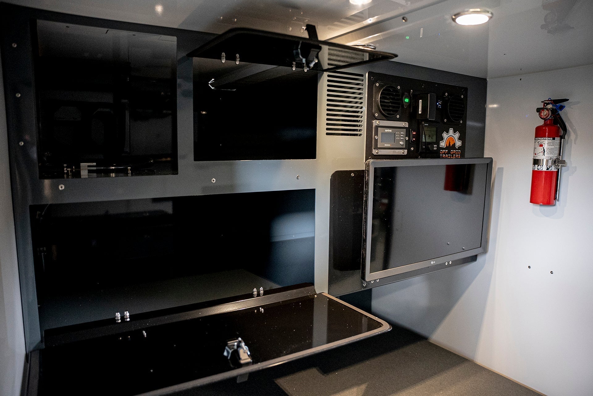 2025 EXPEDITION 3.0 MIDNIGHT SPECIAL EDITION OVERLAND TRAILER (#S110 3064)